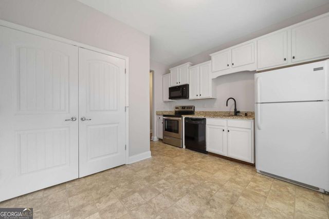 157 Oakwood Drive NW, Milledgeville, GA 31061