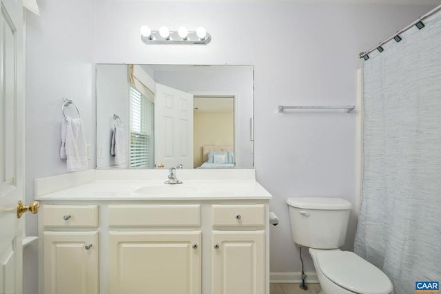 100 MELBOURNE PRK #B, Charlottesville, VA 22901
