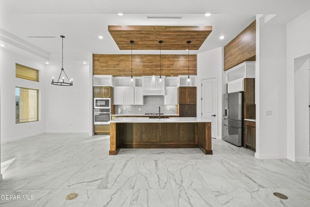 356 RIO DE JAZMIN Circle, El Paso, TX 79932