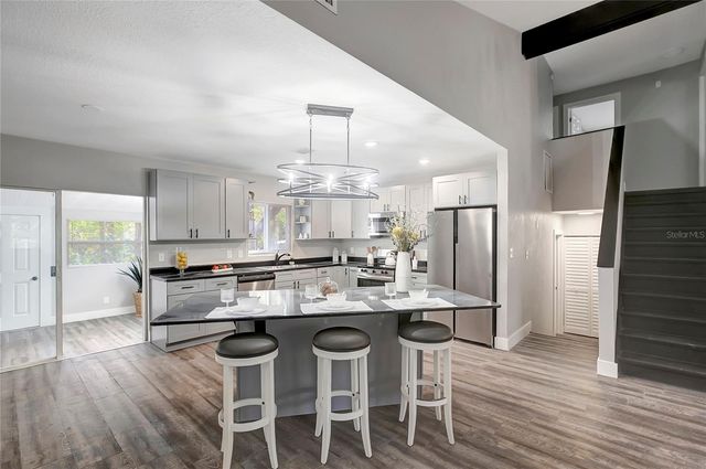 16133 RAVENDALE DRIVE, Tampa, FL 33618