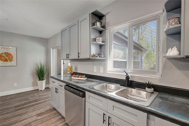 16133 RAVENDALE DRIVE, Tampa, FL 33618