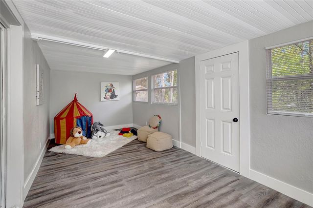 16133 RAVENDALE DRIVE, Tampa, FL 33618