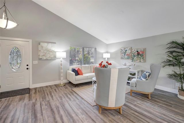 16133 RAVENDALE DRIVE, Tampa, FL 33618