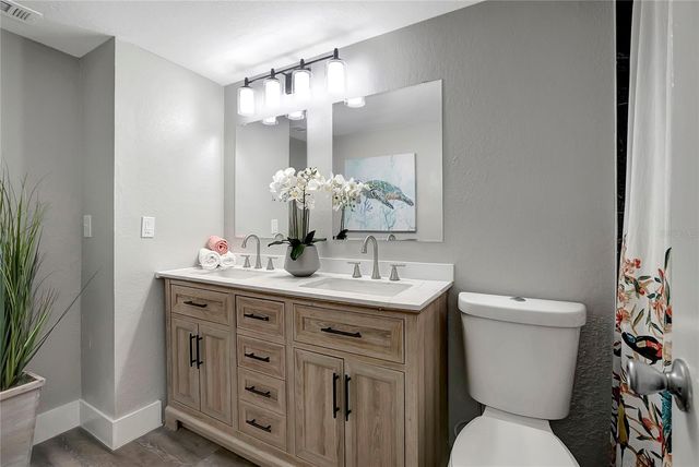 16133 RAVENDALE DRIVE, Tampa, FL 33618