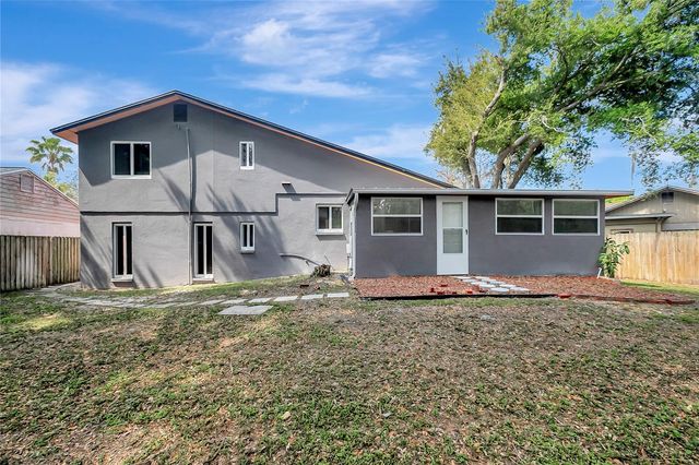 16133 RAVENDALE DRIVE, Tampa, FL 33618