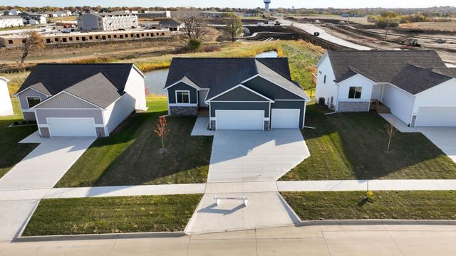 975 11th Street, Waukee, IA 50263