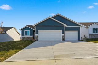 975 11th Street, Waukee, IA 50263