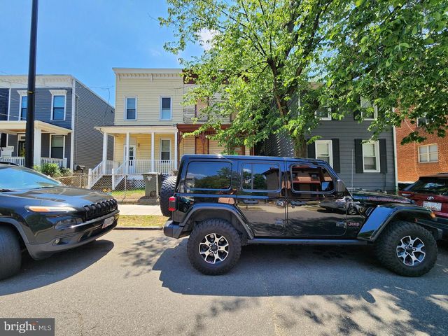 1317 U ST SE, Washington, DC 20020