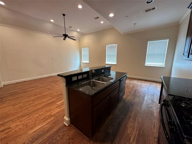 6353 Richmond Avenue 121, Houston, TX 77057