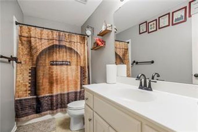8500 NE 99th Terrace, Kansas City, MO 64157