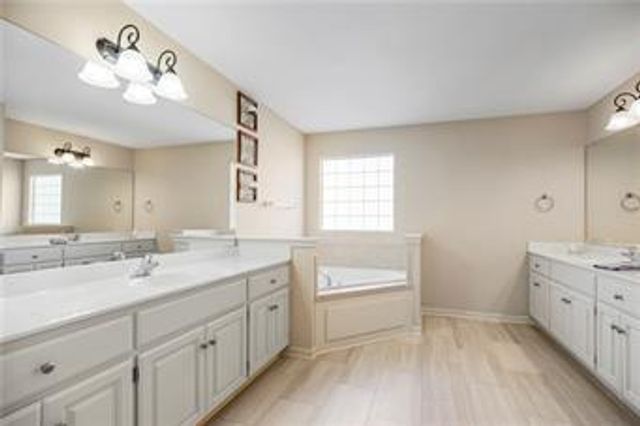 8500 NE 99th Terrace, Kansas City, MO 64157