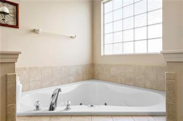8500 NE 99th Terrace, Kansas City, MO 64157