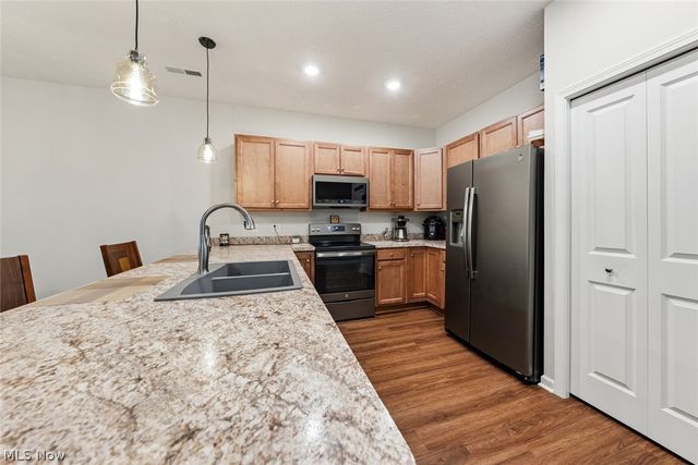 124 Acorn Lane, Elyria, OH 44035