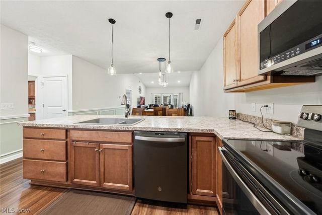 124 Acorn Lane, Elyria, OH 44035