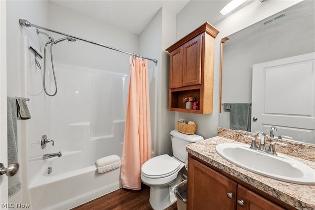 124 Acorn Lane, Elyria, OH 44035