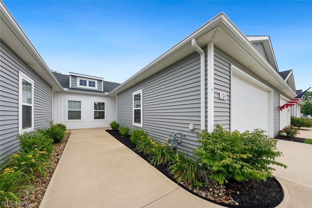 124 Acorn Lane, Elyria, OH 44035