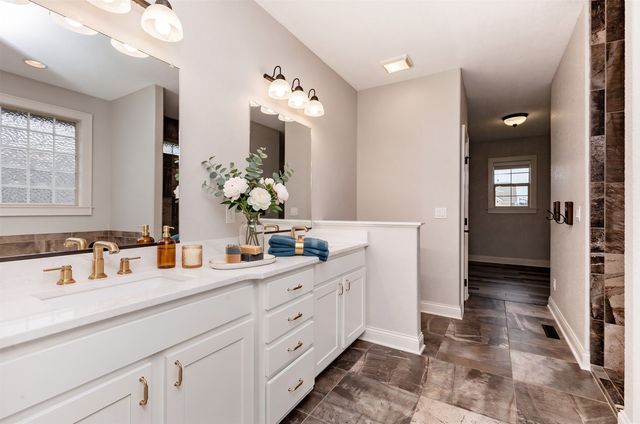 5119 NE Jan Rose Parkway, Ankeny, IA 50021