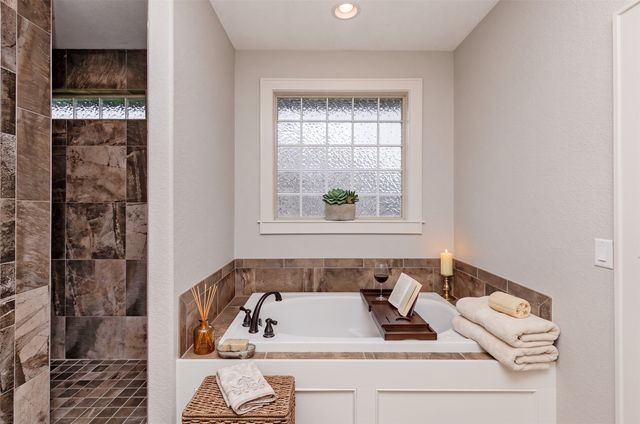 5119 NE Jan Rose Parkway, Ankeny, IA 50021