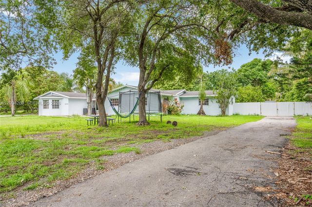 26105 SW 193rd Ave, Homestead, FL 33031