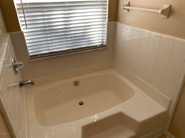 12018 SUNCHASE Drive, Jacksonville, FL 32246