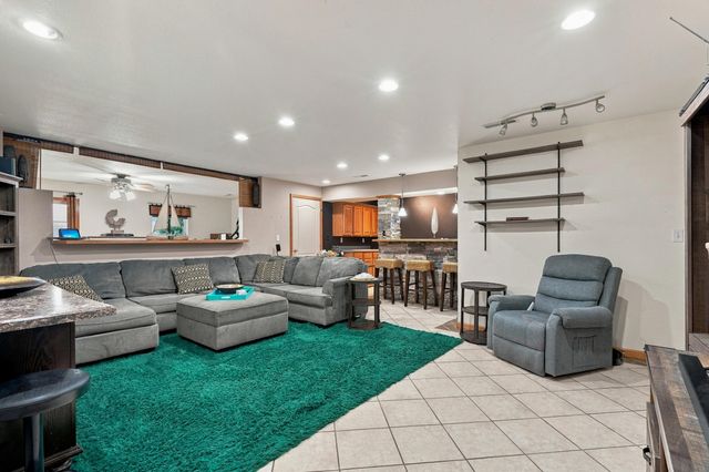 5704 REDWING DR, Columbia, MO 65202