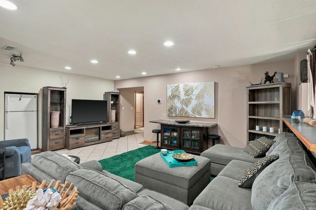 5704 REDWING DR, Columbia, MO 65202