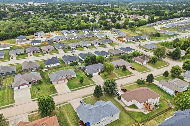 5704 REDWING DR, Columbia, MO 65202