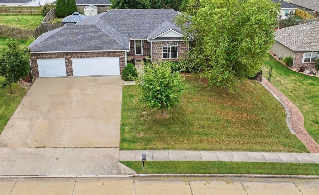 5704 REDWING DR, Columbia, MO 65202