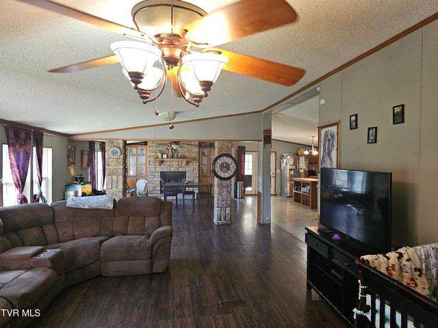 107 Hollow Hill Lane, Rogersville, TN 37857