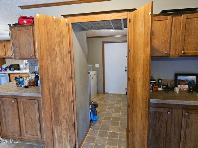 107 Hollow Hill Lane, Rogersville, TN 37857