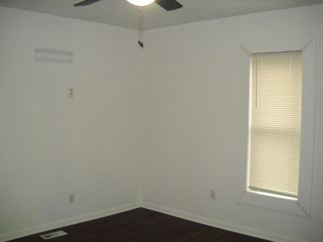 145 E Farmer Street, Independence, MO 64050