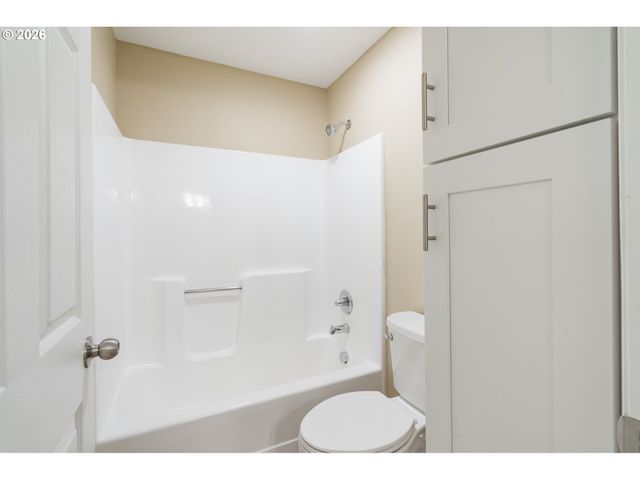 9967 Se TALBERT St, Clackamas, OR 97015