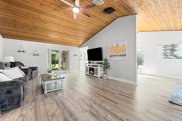 1209 Buckboard Dr, Lincoln, CA 95648