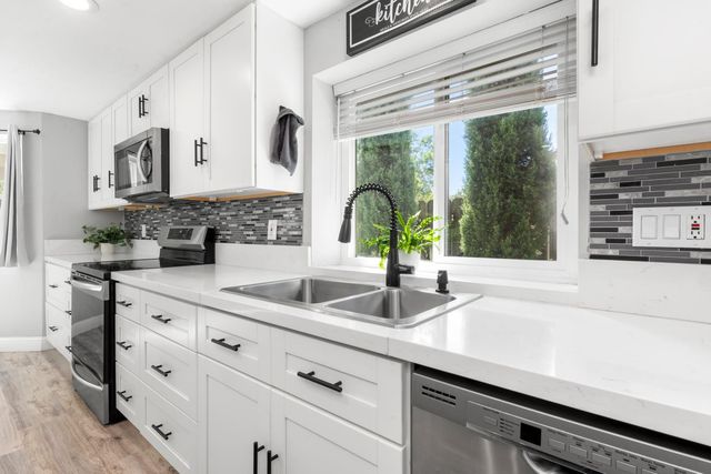 1209 Buckboard Dr, Lincoln, CA 95648