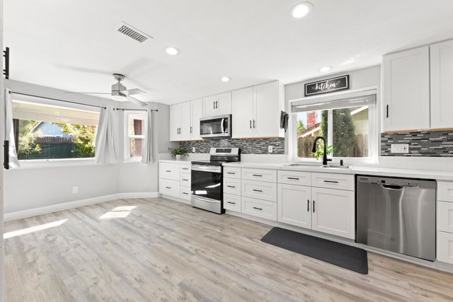 1209 Buckboard Dr, Lincoln, CA 95648
