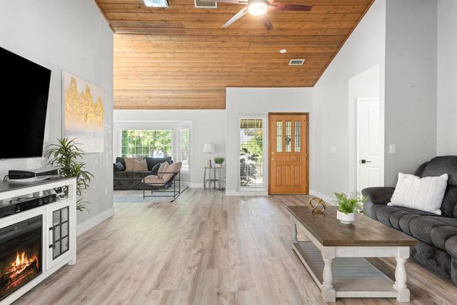 1209 Buckboard Dr, Lincoln, CA 95648
