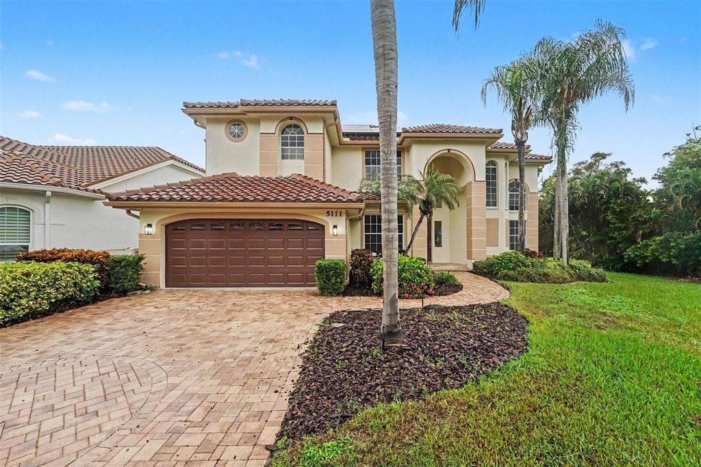 Image 1 of property listing at 5111 QUEEN PALM TERRACE NE, St Petersburg, FL 33703