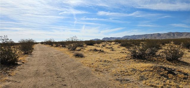 800 Datura Terrace Near, Lucerne Valley, CA 92356
