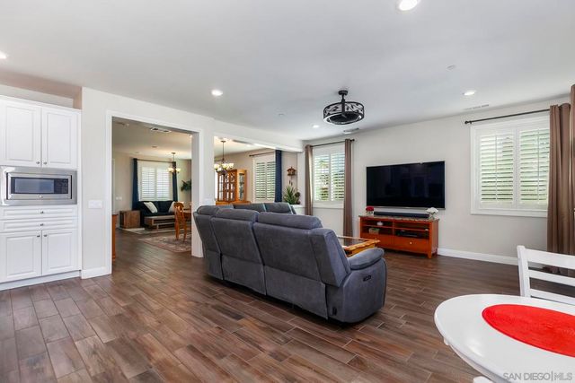 2025 Campo Verde Ct, Escondido, CA 92026