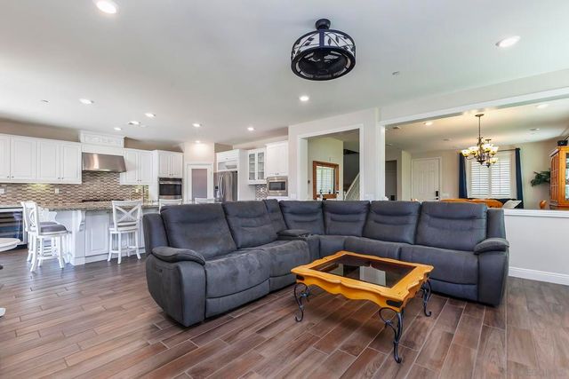 2025 Campo Verde Ct, Escondido, CA 92026