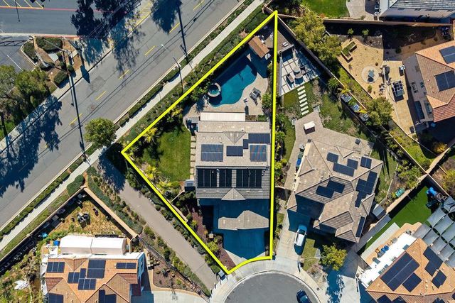 2025 Campo Verde Ct, Escondido, CA 92026