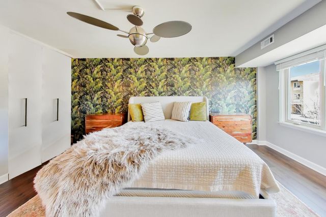 2460 W Talcott Road 219, Park Ridge, IL 60068