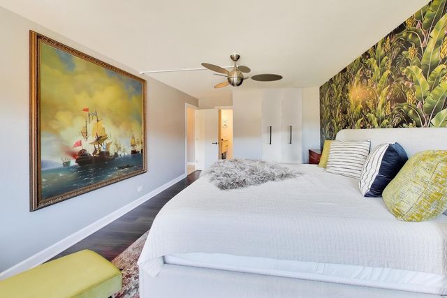 2460 W Talcott Road 219, Park Ridge, IL 60068