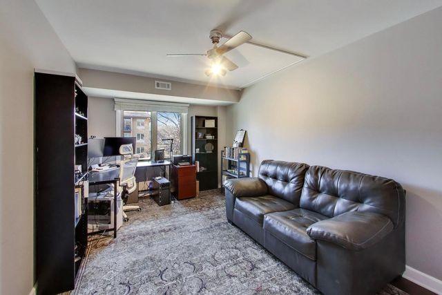 2460 W Talcott Road 219, Park Ridge, IL 60068