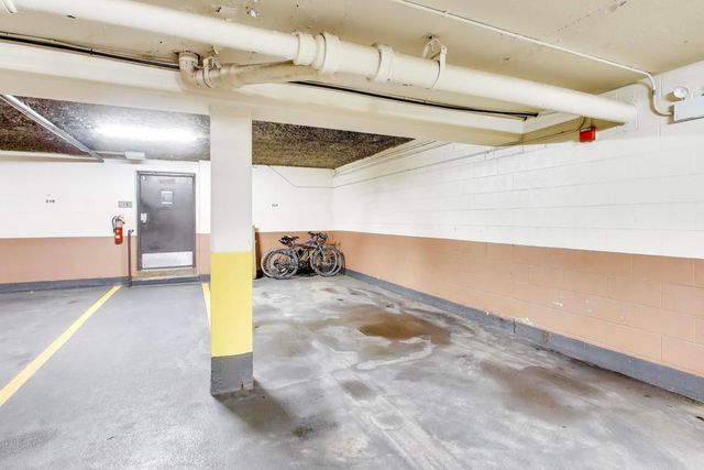 2460 W Talcott Road 219, Park Ridge, IL 60068