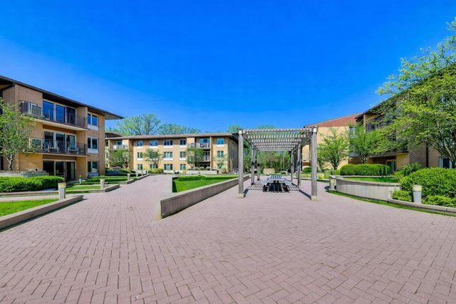 2460 W Talcott Road 219, Park Ridge, IL 60068