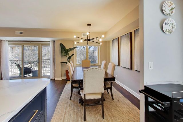 2460 W Talcott Road 219, Park Ridge, IL 60068