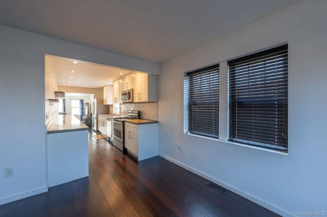 27 Walnut Street, New Windsor, NY 12553