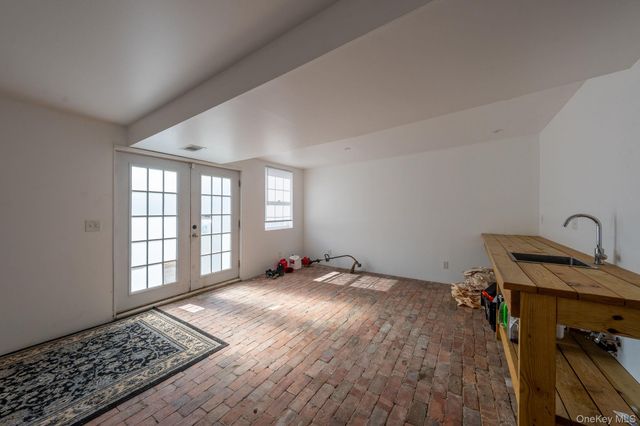 27 Walnut Street, New Windsor, NY 12553