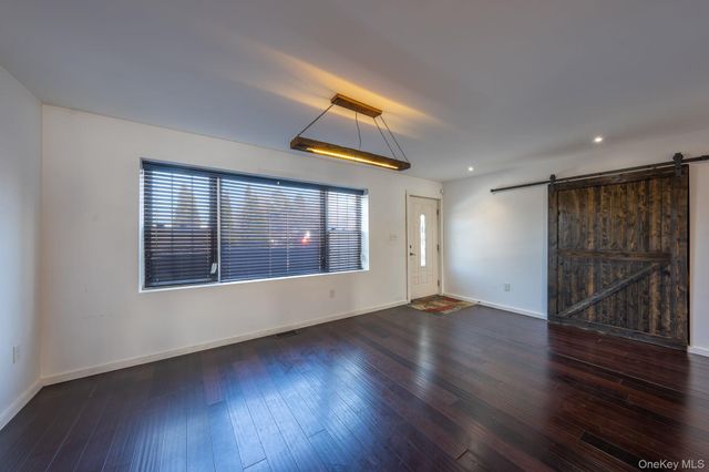 27 Walnut Street, New Windsor, NY 12553